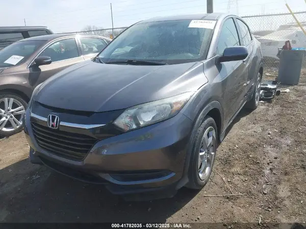 3CZRU6H39JG718683 2018 HONDA HR-V - Image 2