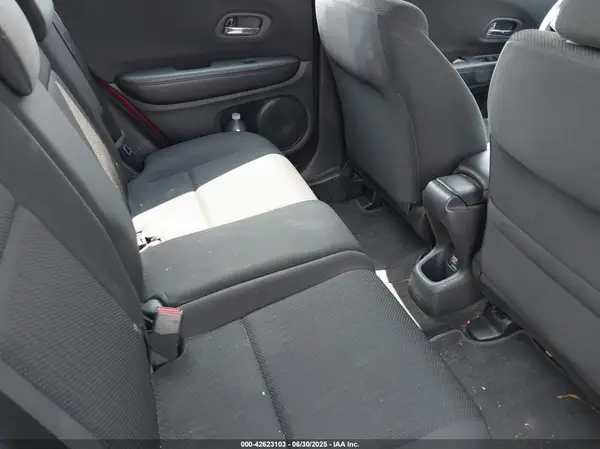 3CZRU6H39JG719882 2018 HONDA HR-V - Image 8