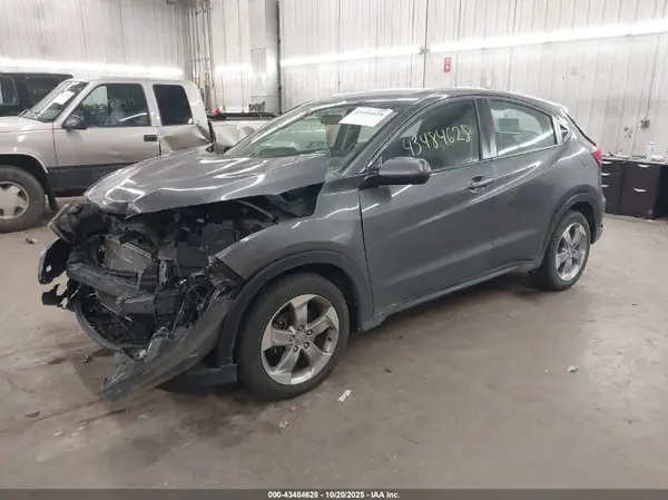 3CZRU6H39JG720045 2018 HONDA HR-V - Image 2