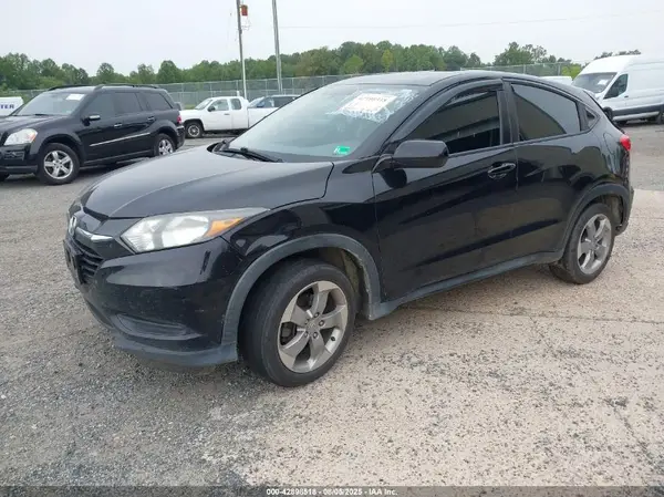 3CZRU6H39JG723110 2018 HONDA HR-V - Image 2