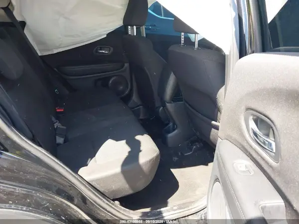 3CZRU6H39JG729361 2018 HONDA HR-V - Image 8