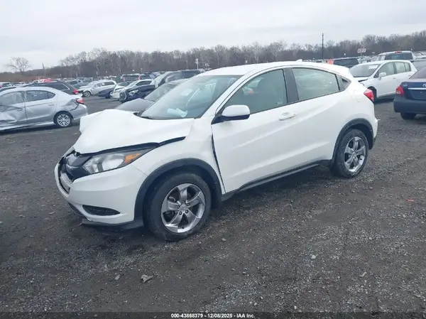 3CZRU6H39JM714666 2018 HONDA HR-V - Image 2
