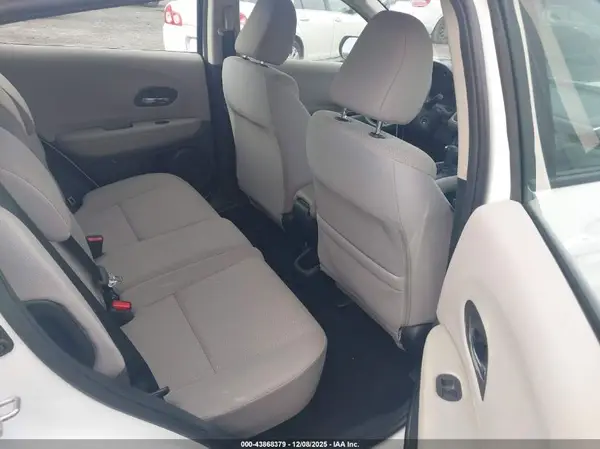 3CZRU6H39JM714666 2018 HONDA HR-V - Image 8