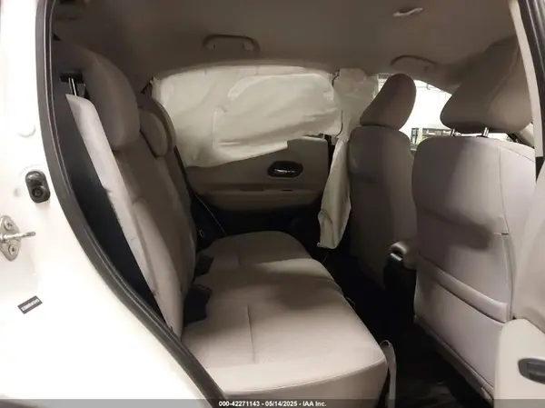 3CZRU6H39JM725439 2018 HONDA HR-V - Image 8