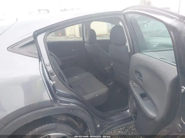 3CZRU6H39KG708611 2019 HONDA HR-V - Image 8