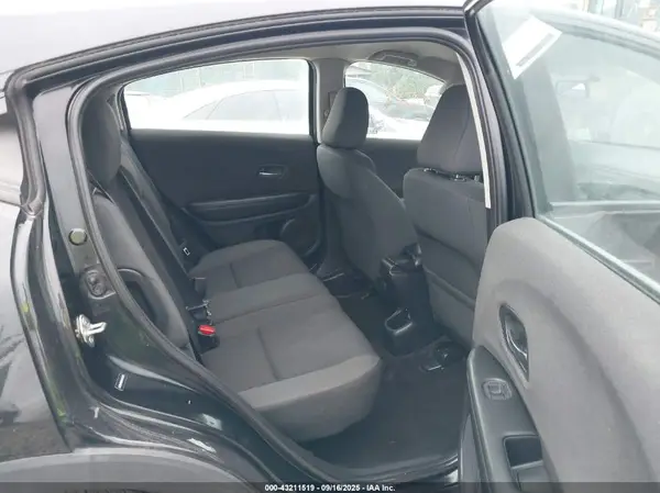 3CZRU6H39KG733735 2019 HONDA HR-V - Image 8