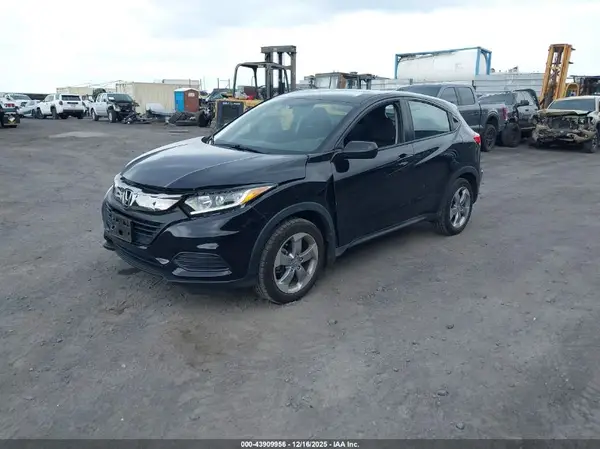 3CZRU6H39KM719075 2019 HONDA HR-V - Image 2