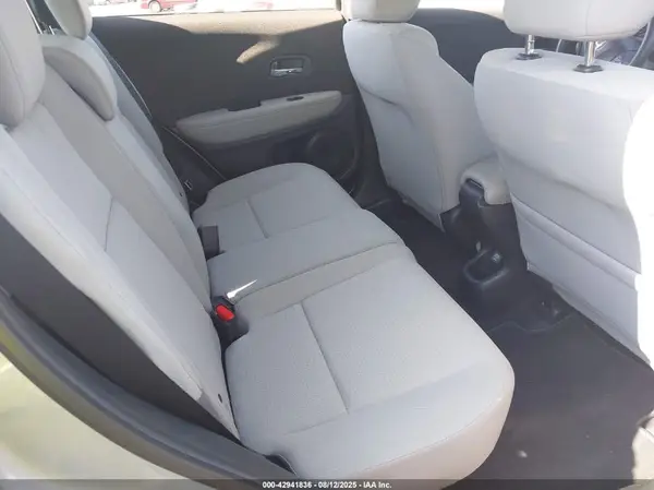 3CZRU6H39KM735700 2019 HONDA HR-V - Image 8