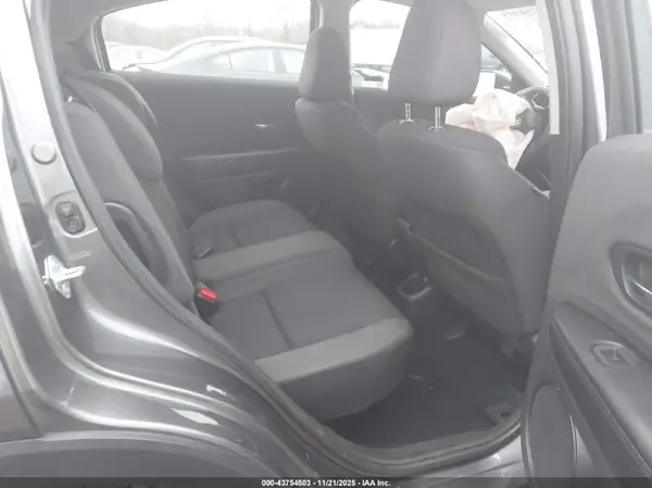 3CZRU6H39MM755285 2021 HONDA HR-V - Image 8