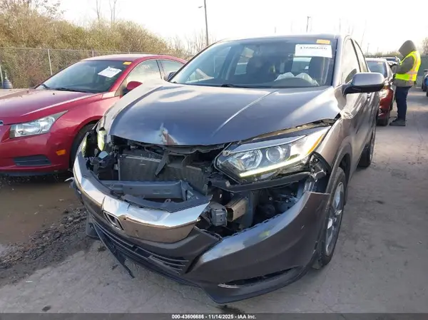 3CZRU6H39NM718013 2022 HONDA HR-V - Image 2