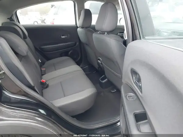 3CZRU6H39NM758236 2022 HONDA HR-V - Image 8