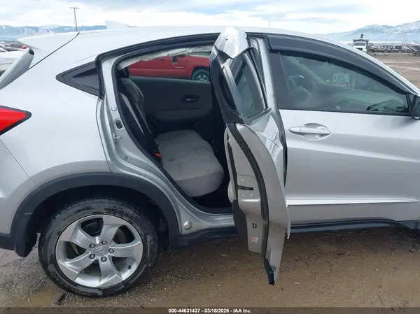 3CZRU6H3XGM715673 2016 HONDA HR-V - Image 8