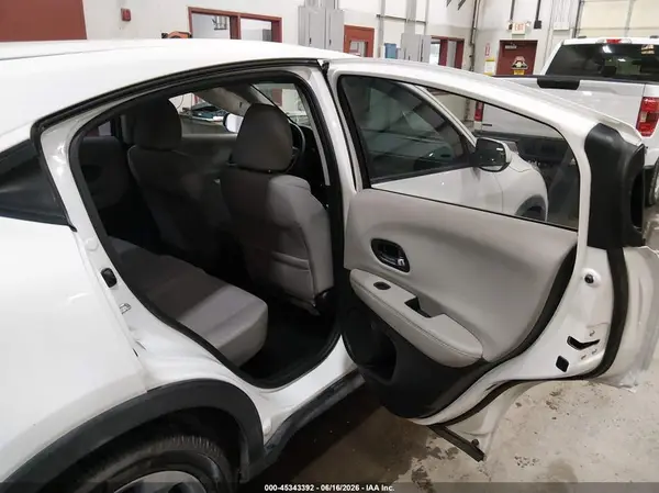 3CZRU6H3XGM754201 2016 HONDA HR-V - Image 8