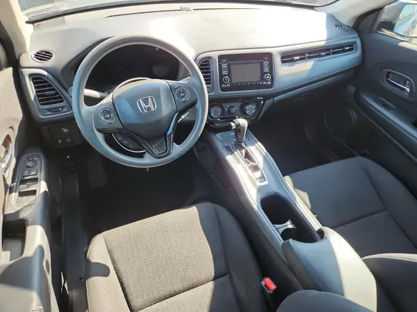 3CZRU6H3XHG700025 2017 HONDA HR-V - Image 8