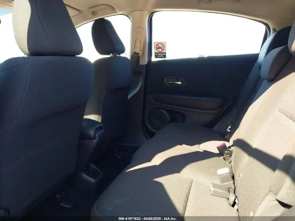 3CZRU6H3XHG706231 2017 HONDA HR-V - Image 8