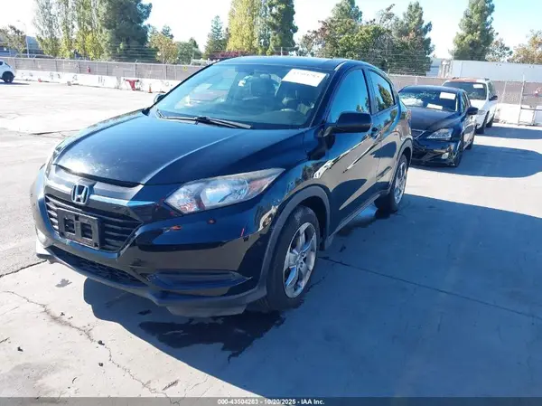 3CZRU6H3XHG708495 2017 HONDA HR-V - Image 2