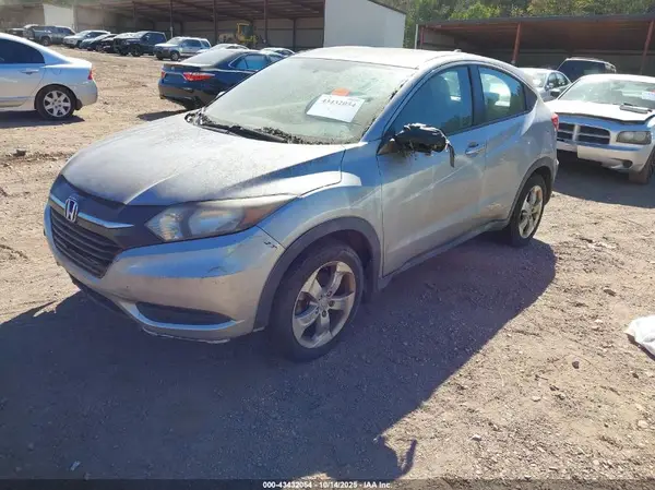 3CZRU6H3XHM704917 2017 HONDA HR-V - Image 2