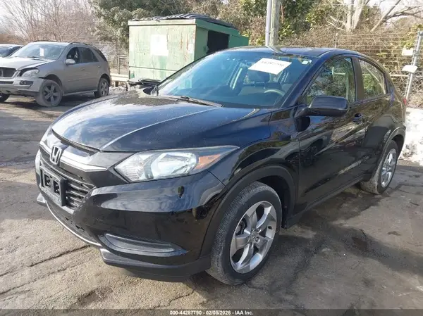 3CZRU6H3XHM707445 2017 HONDA HR-V - Image 2