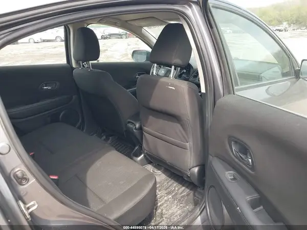 3CZRU6H3XHM711401 2017 HONDA HR-V - Image 8