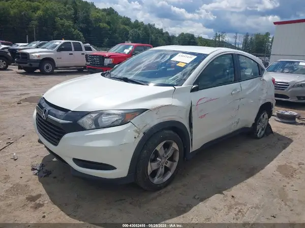 3CZRU6H3XHM726710 2017 HONDA HR-V - Image 2