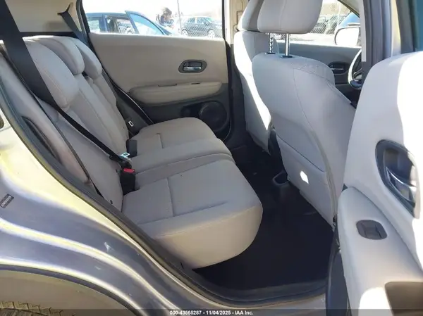 3CZRU6H3XJG701326 2018 HONDA HR-V - Image 8
