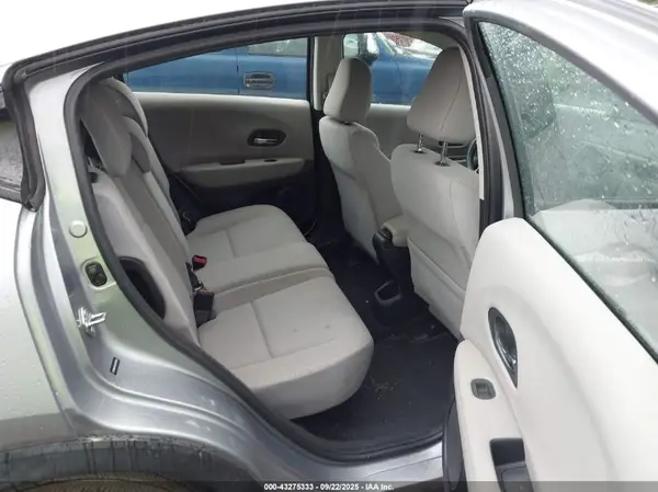 3CZRU6H3XJG704615 2018 HONDA HR-V - Image 8