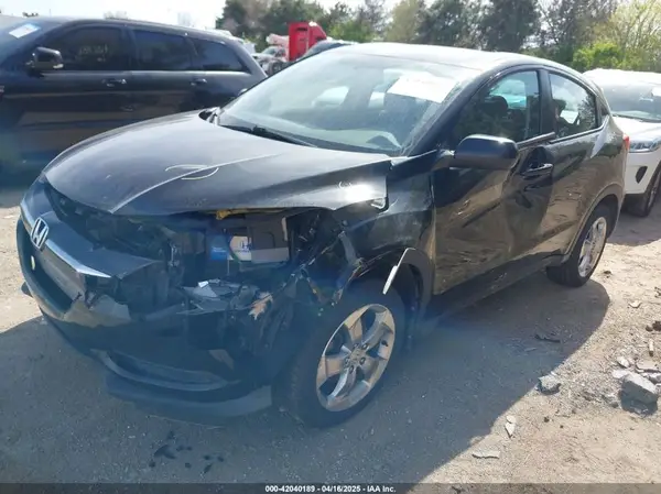 3CZRU6H3XJG705571 2018 HONDA HR-V - Image 2