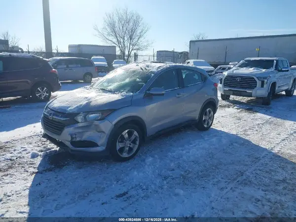 3CZRU6H3XJG709023 2018 HONDA HR-V - Image 2
