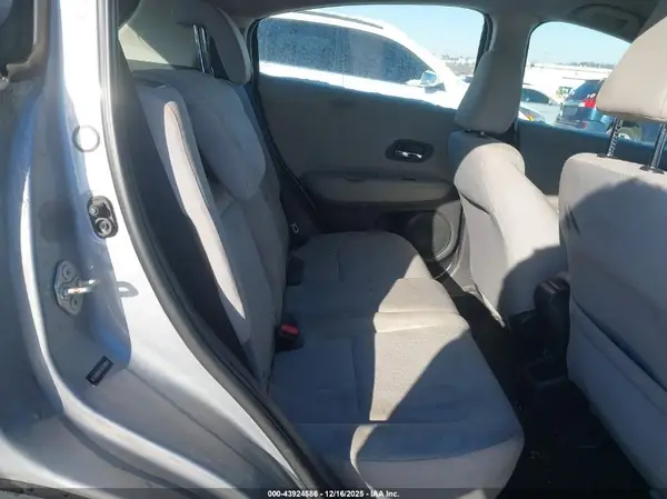 3CZRU6H3XJG709023 2018 HONDA HR-V - Image 8