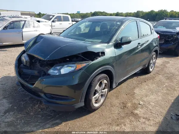 3CZRU6H3XJG717252 2018 HONDA HR-V - Image 2