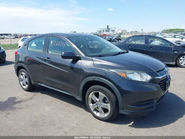 3CZRU6H3XJG717736 2018 HONDA HR-V - Image 1