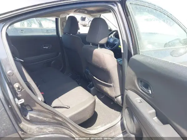 3CZRU6H3XJG717736 2018 HONDA HR-V - Image 8