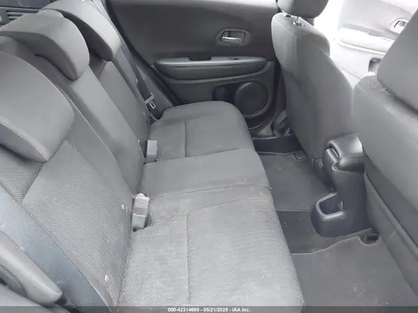 3CZRU6H3XJG728090 2018 HONDA HR-V - Image 8