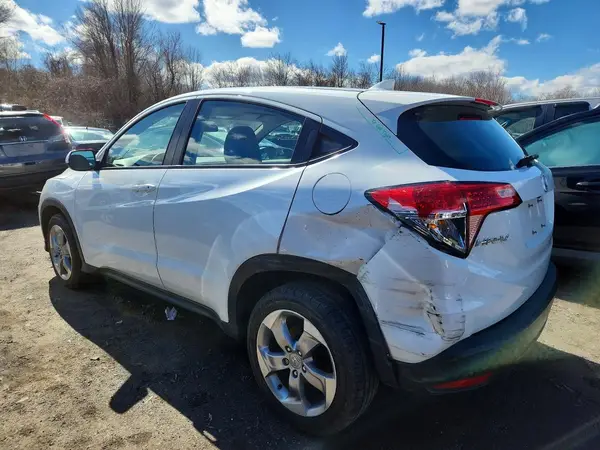 3CZRU6H3XJM717320 2018 HONDA HR-V - Image 2