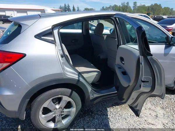 3CZRU6H3XJM731010 2018 HONDA HR-V - Image 8