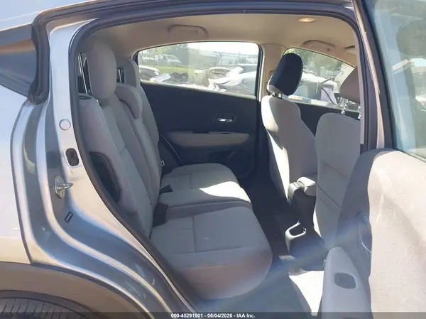 3CZRU6H3XKG705863 2019 HONDA HR-V - Image 8