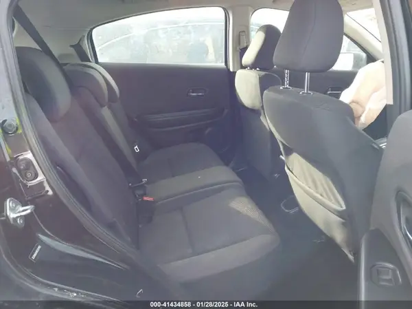 3CZRU6H3XKG707855 2019 HONDA HR-V - Image 8
