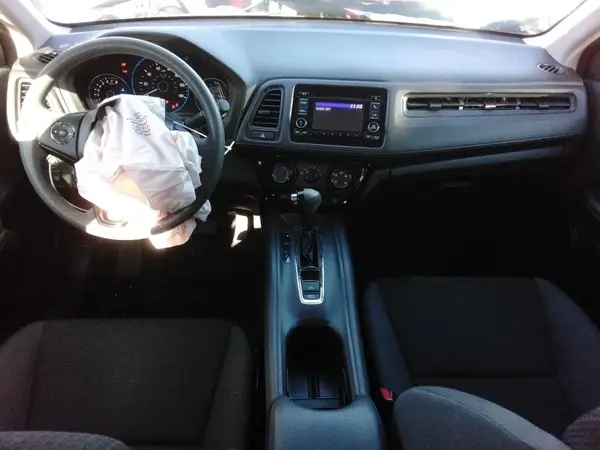 3CZRU6H3XKG713042 2019 HONDA HR-V - Image 8