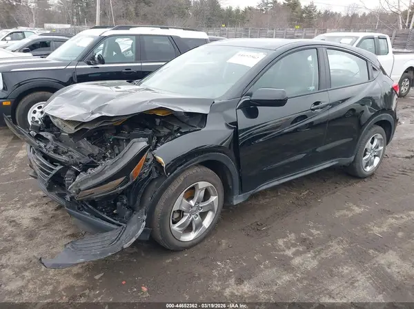 3CZRU6H3XKG715261 2019 HONDA HR-V - Image 2