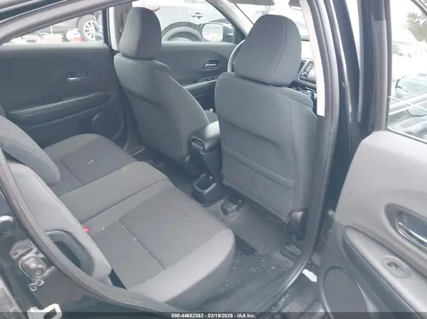 3CZRU6H3XKG715261 2019 HONDA HR-V - Image 8