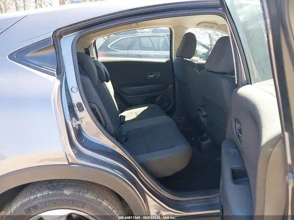 3CZRU6H3XKG718144 2019 HONDA HR-V - Image 8