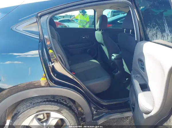 3CZRU6H3XKG720119 2019 HONDA HR-V - Image 8