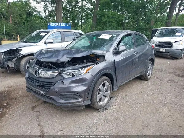 3CZRU6H3XKG725823 2019 HONDA HR-V - Image 2