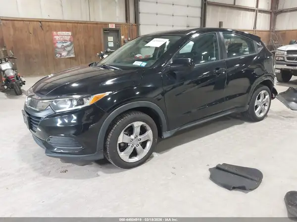 3CZRU6H3XKG726521 2019 HONDA HR-V - Image 2