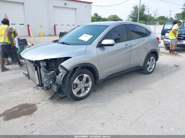 3CZRU6H3XKG727698 2019 HONDA HR-V - Image 2