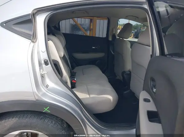 3CZRU6H3XKG727698 2019 HONDA HR-V - Image 8
