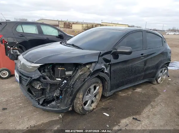 3CZRU6H3XKG728995 2019 HONDA HR-V - Image 2