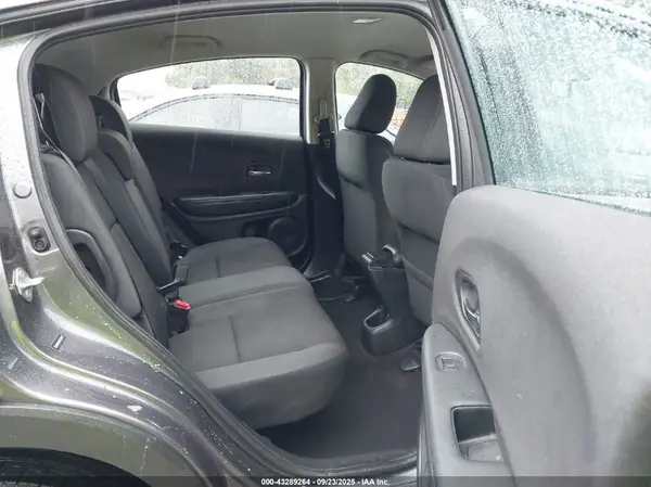 3CZRU6H3XKG734697 2019 HONDA HR-V - Image 8