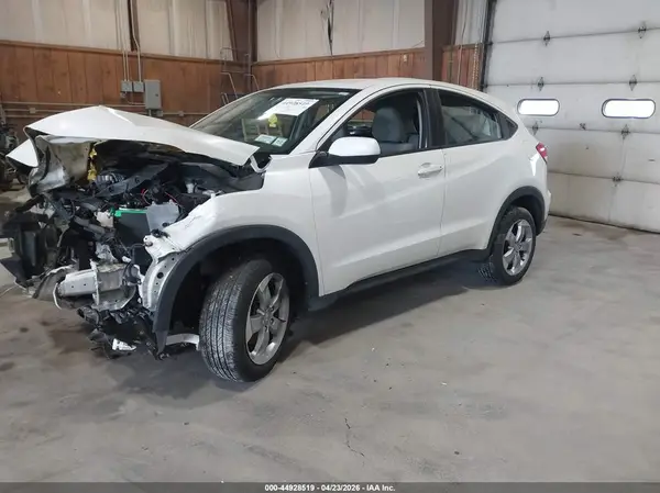 3CZRU6H3XMM715913 2021 HONDA HR-V - Image 2