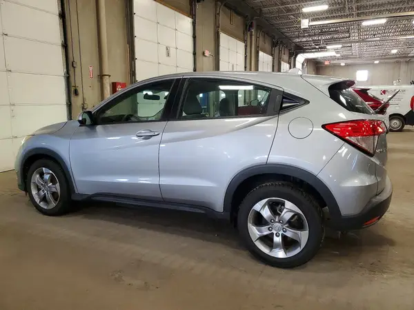 3CZRU6H3XMM747972 2021 HONDA HR-V - Image 2